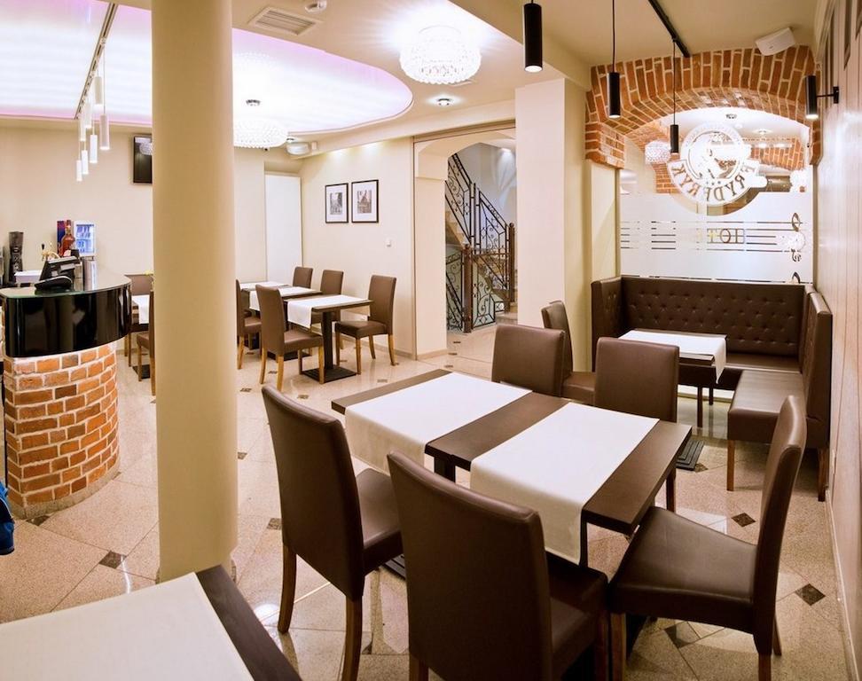 Hotel Fryderyk นือซา ภายนอก รูปภาพ