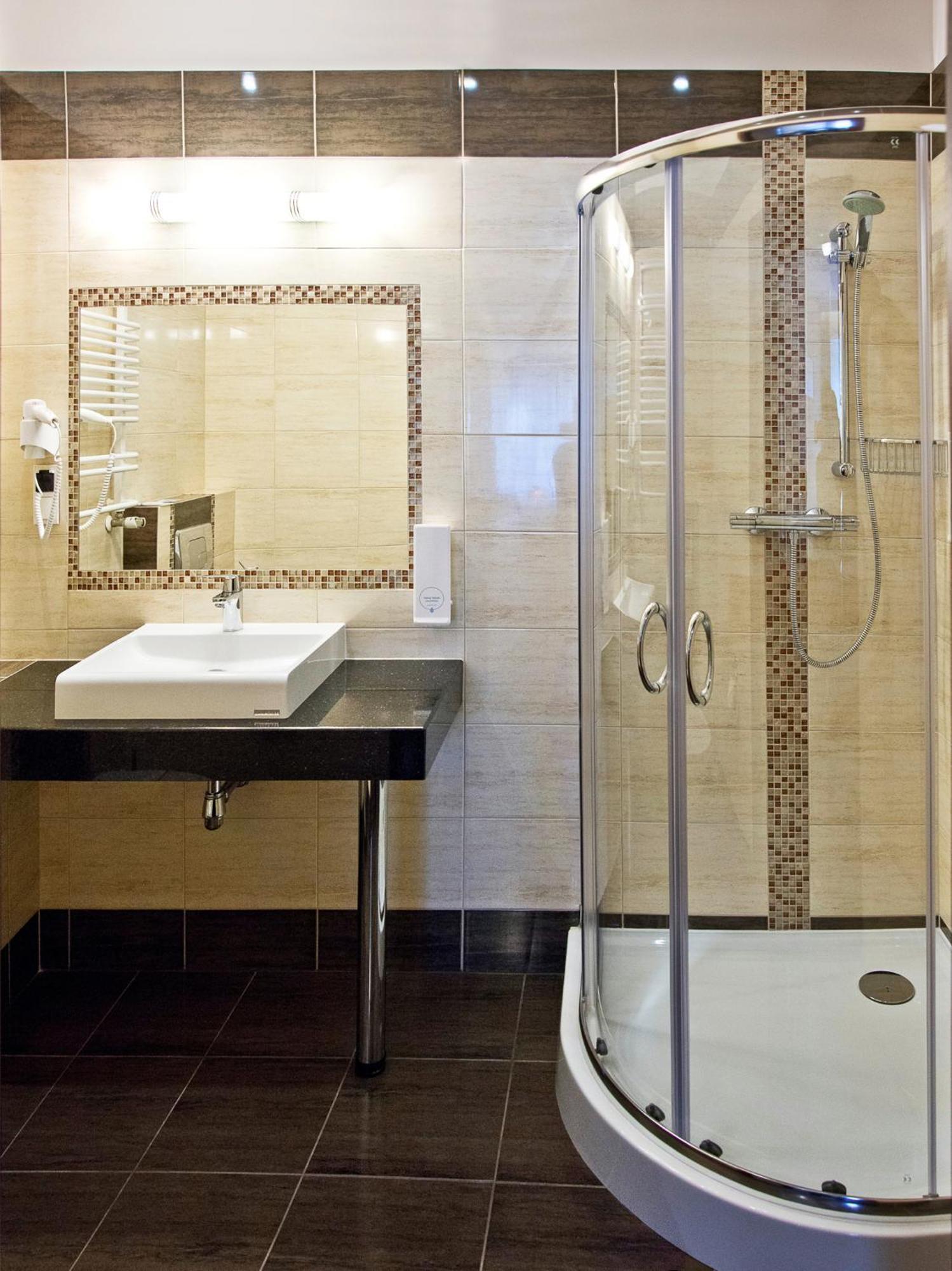 Hotel Fryderyk นือซา ภายนอก รูปภาพ