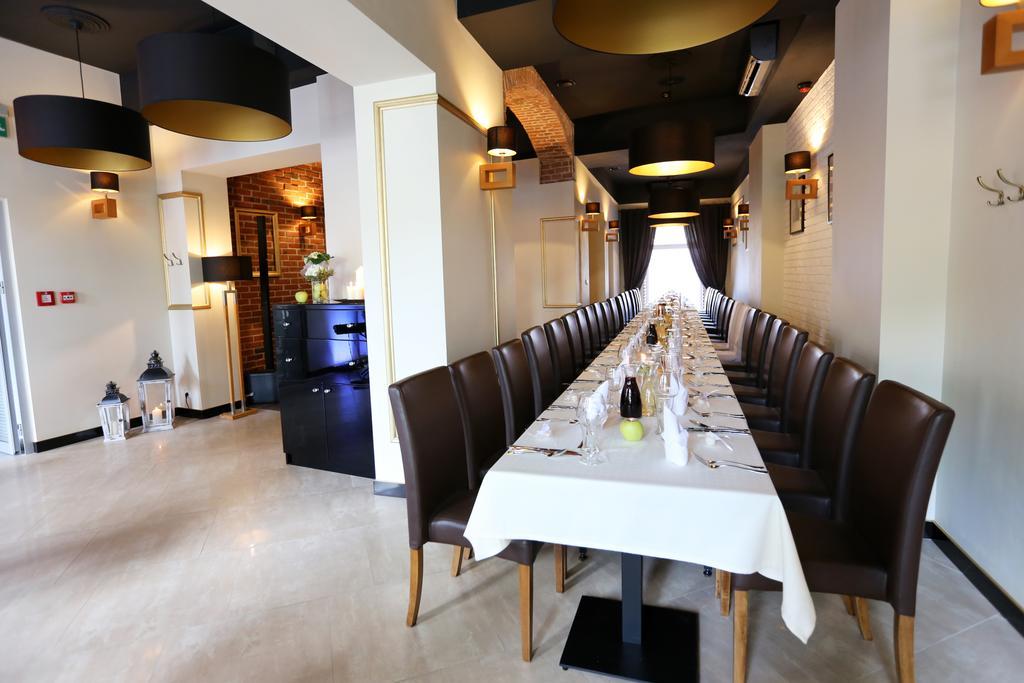 Hotel Fryderyk นือซา ภายนอก รูปภาพ