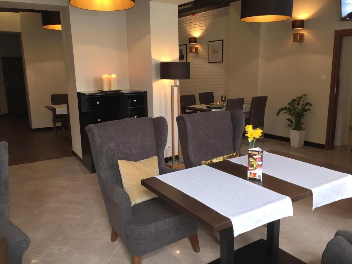 Hotel Fryderyk นือซา ภายนอก รูปภาพ
